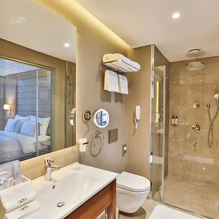 阿达尼桑塔斯套房酒店